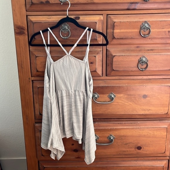 NWT Hem & Thread Women’s Cream V-Neck Top Size Large - Picture 6 of 8